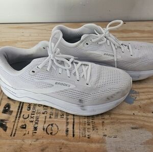 Brooks Ghost Max 2